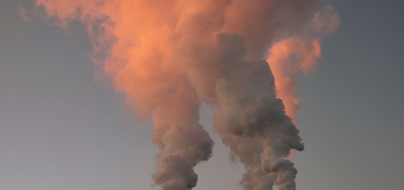 Uitstoot van Vlaamse ETS-1 industrie daalde in 2025, uitstoot van elektriciteitssector nam toe